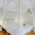2 Bedroom Oldtown Mountain View With Private Terrace And High Ceilings Lejlighed Braşov
