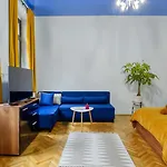 2 Bedroom Oldtown Mountain View With Private Terrace And High Ceilings *