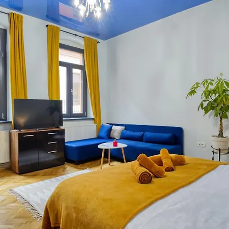 2 Bedroom Oldtown Mountain View With Private Terrace And High Ceilings