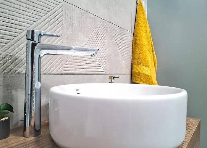 2 Bedroom Oldtown Mountain View With Private Terrace And High Ceilings Brasov