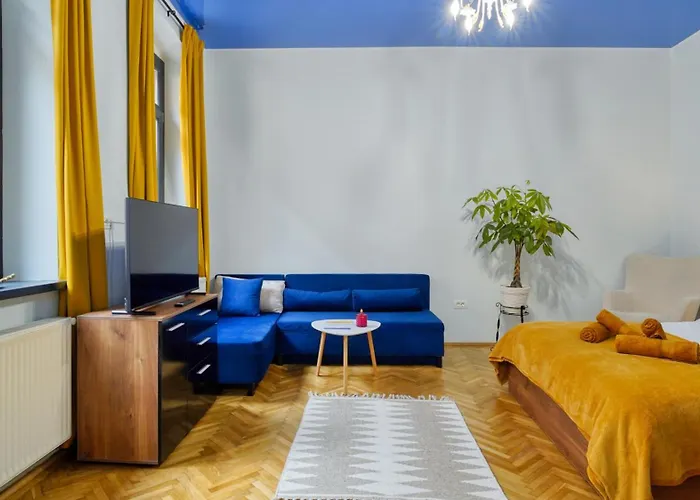 2 Bedroom Oldtown Mountain View With Private Terrace And High Ceilings *