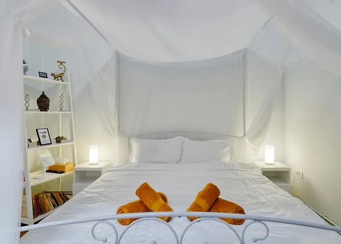 2 Bedroom Oldtown Mountain View With Private Terrace And High Ceilings