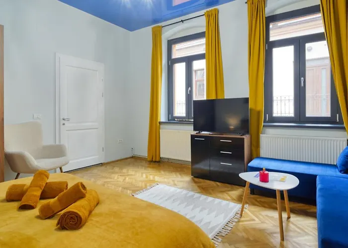 2 Bedroom Oldtown Mountain View With Private Terrace And High Ceilings Apartment